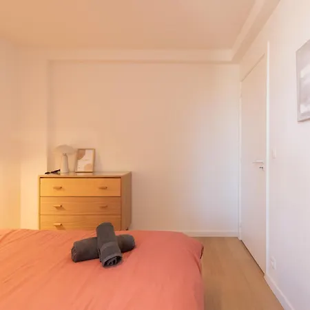 Luxury 2 Bedrooms Apartment With Harbor View And Free Parking *