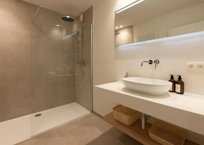 Luxury With Marina View And Free Parking